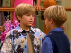 Cole & Dylan Sprouse : spr-suitelife102_229.jpg