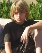 Cole Sprouse : cole-sprouse-1320590789.jpg