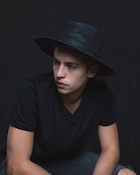 Cole Sprouse : cole-sprouse-1448445609.jpg