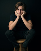 Cole Sprouse : cole-sprouse-1453185700.jpg