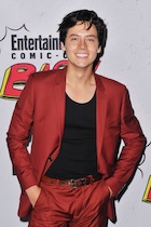 Cole Sprouse : cole-sprouse-1507494602.jpg