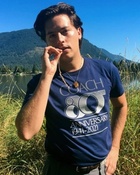 Cole Sprouse : cole-sprouse-1608279298.jpg