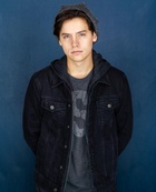 Cole Sprouse : cole-sprouse-1653685042.jpg