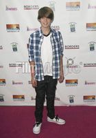 Colin Ford : colin_ford_1285699955.jpg