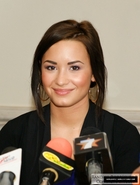 Demi Lovato : demi-lovato-1318830887.jpg