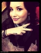 Demi Lovato : demi-lovato-1323898730.jpg