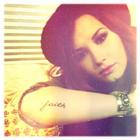 Demi Lovato : demi-lovato-1324570379.jpg