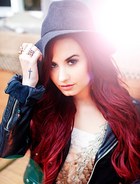 Demi Lovato : demi-lovato-1330092423.jpg