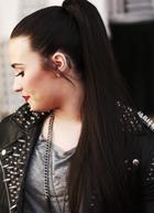 Demi Lovato : demi-lovato-1361395327.jpg