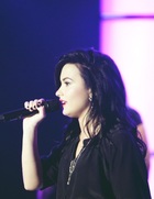 Demi Lovato : demi-lovato-1379266532.jpg