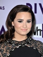 Demi Lovato : demi-lovato-1384381267.jpg