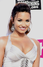 Demi Lovato : demi-lovato-1462325268.jpg