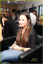 Demi Lovato : demi_lovato_1307388603.jpg