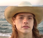 Dylan Sprouse : dylan-sprouse-1509796111.jpg
