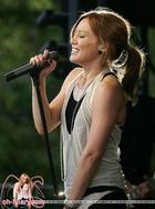 Hilary Duff : TI4U_u1150386836.jpg