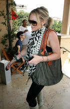 Hilary Duff : hillary_duff_1220325591.jpg
