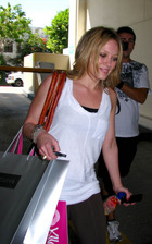 Hilary Duff : hillary_duff_1222591023.jpg