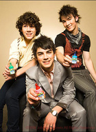 Jonas Brothers : TI4U_u1214417113.jpg