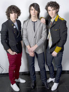 Jonas Brothers : TI4U_u1215317815.jpg