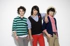Jonas Brothers : TI4U_u1216670485.jpg