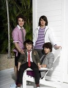 Jonas Brothers : TI4U_u1255836602.jpg