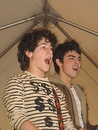 Jonas Brothers : jonas_brothers_1198454527.jpg