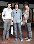 Jonas Brothers : jonas_brothers_1207945616.jpg