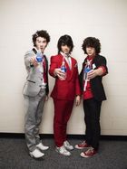 Jonas Brothers : jonas_brothers_1208037405.jpg