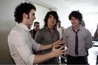 Jonas Brothers : jonas_brothers_1209657029.jpg