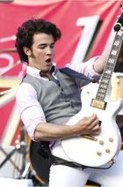 Jonas Brothers : jonas_brothers_1210604955.jpg
