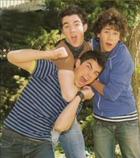 Jonas Brothers : jonas_brothers_1210720080.jpg