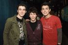 Jonas Brothers : jonas_brothers_1212525021.jpg