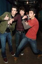 Jonas Brothers : jonas_brothers_1212525048.jpg