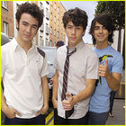Jonas Brothers : jonas_brothers_1212938740.jpg