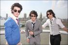 Jonas Brothers : jonas_brothers_1215019624.jpg