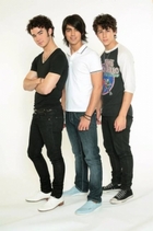 Jonas Brothers : jonas_brothers_1215019707.jpg