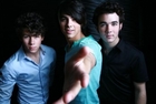 Jonas Brothers : jonas_brothers_1215341951.jpg