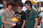 Jonas Brothers : jonas_brothers_1216501805.jpg