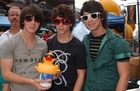 Jonas Brothers : jonas_brothers_1216501836.jpg