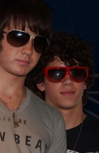 Jonas Brothers : jonas_brothers_1216575604.jpg