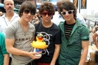 Jonas Brothers : jonas_brothers_1216617219.jpg