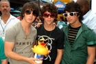 Jonas Brothers : jonas_brothers_1216617232.jpg