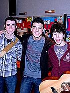 Jonas Brothers : jonas_brothers_1216865834.jpg