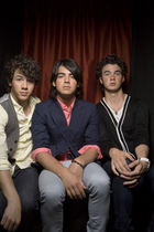 Jonas Brothers : jonas_brothers_1220606709.jpg