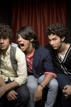 Jonas Brothers : jonas_brothers_1220606711.jpg