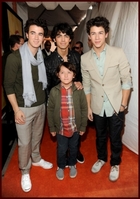 Jonas Brothers : jonas_brothers_1238346595.jpg