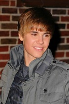 Justin Bieber : justin-bieber-1320169555.jpg