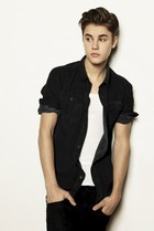 Justin Bieber : justin-bieber-1332372542.jpg