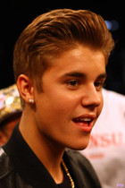 Justin Bieber : justin-bieber-1336340666.jpg