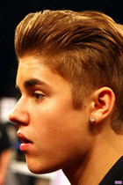 Justin Bieber : justin-bieber-1336340676.jpg